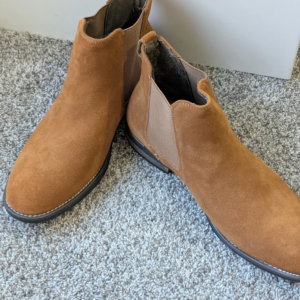 Stylish Tan Chelsea Boots for Men - Picture 7 of 10